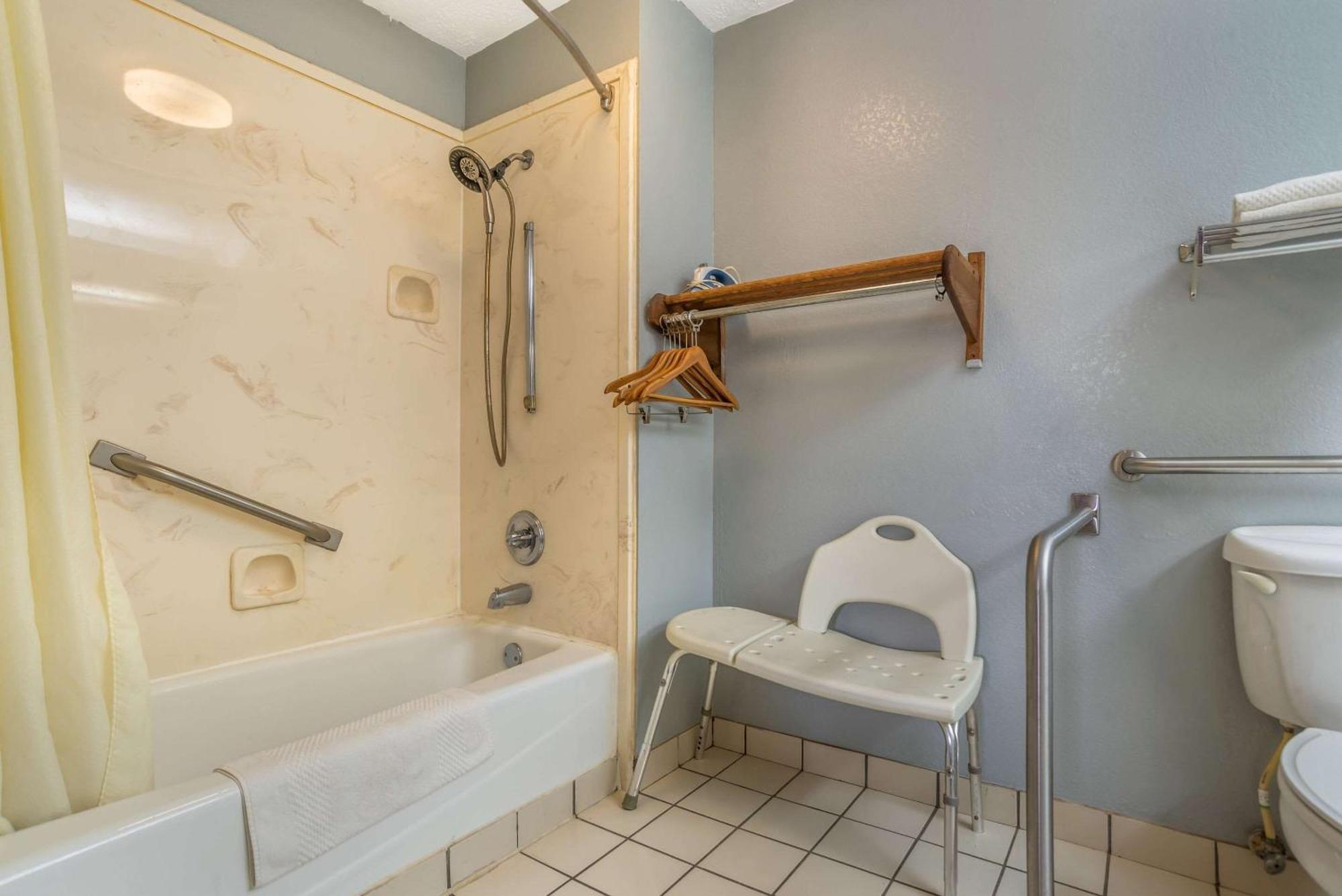 Econo Lodge Inn & Suites Philadelphia Eksteriør bilde